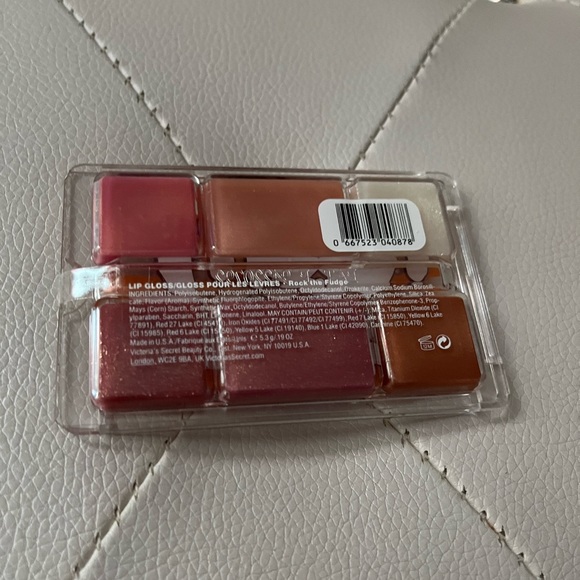 Victoria’s Secret Beauty Rush Rock the Fudge - Picture 3 of 7